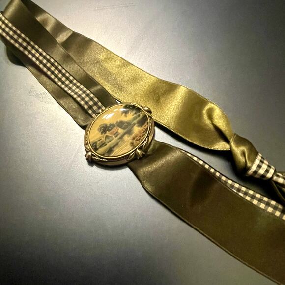 Vintage Two Sisters Pendant Ribbon Necklace - Picture 2 of 6